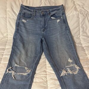 American Eagle Outfitters Women's Light Blue Ripped Mom Jeans